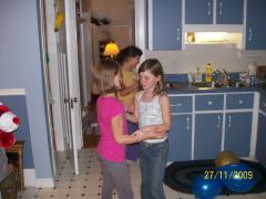 Friday November 27, 2009 20:26 - CHRISTMAS CONCERT AND DRIVE TO SEE LIGHTS 038.jpg